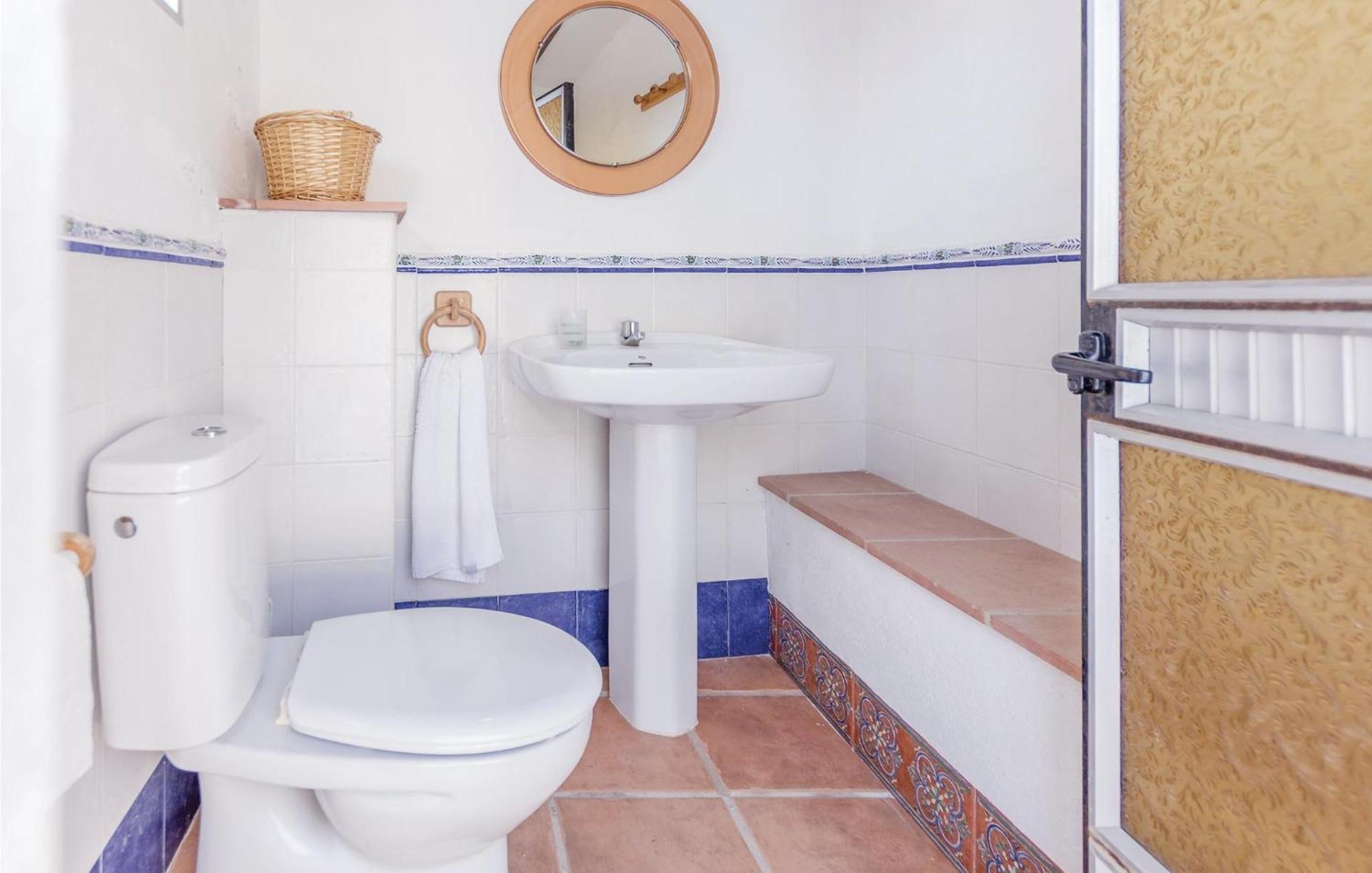 8 Bedroom Lovely Home In Iznajar Exterior photo