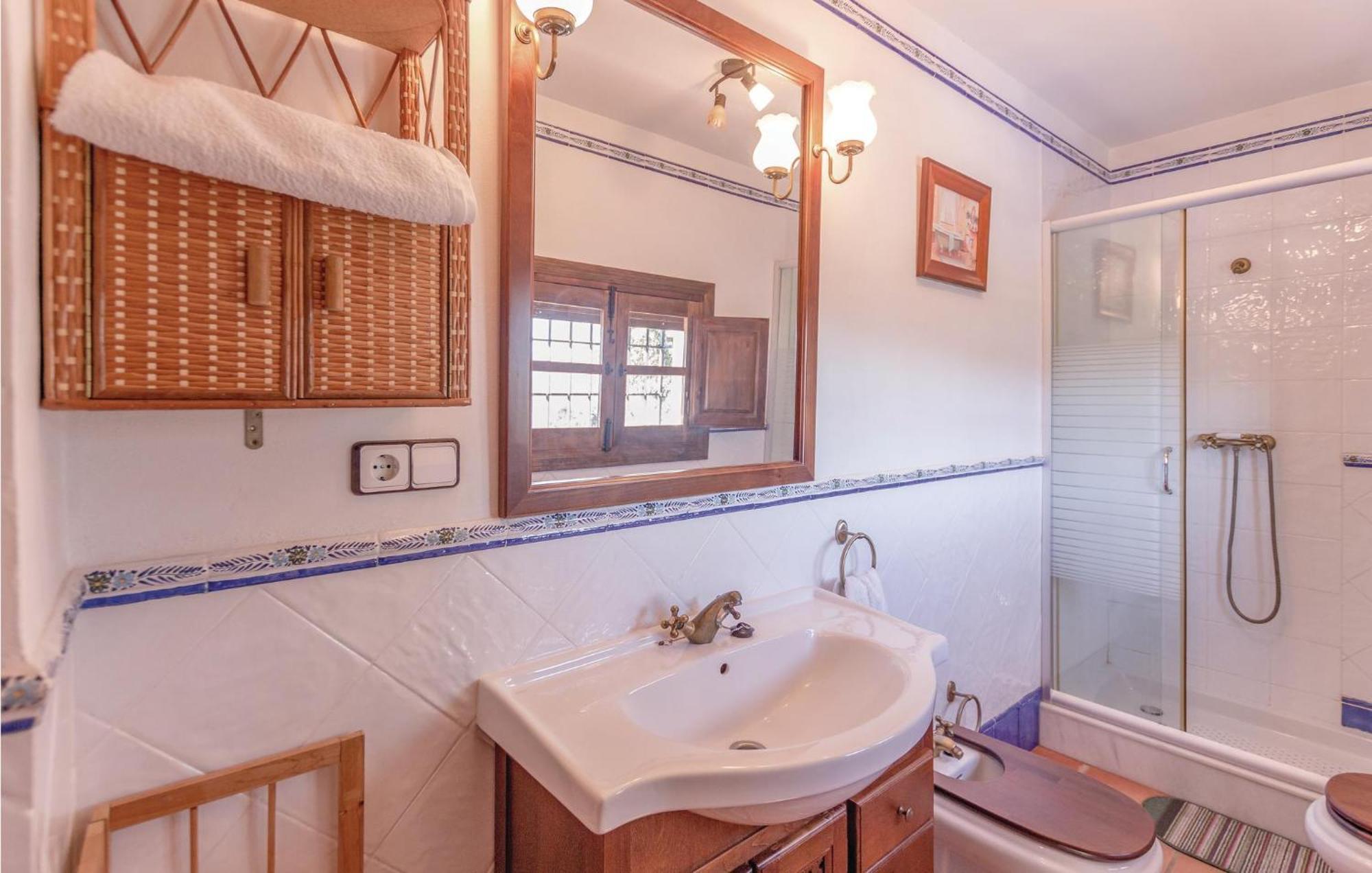 8 Bedroom Lovely Home In Iznajar Exterior photo